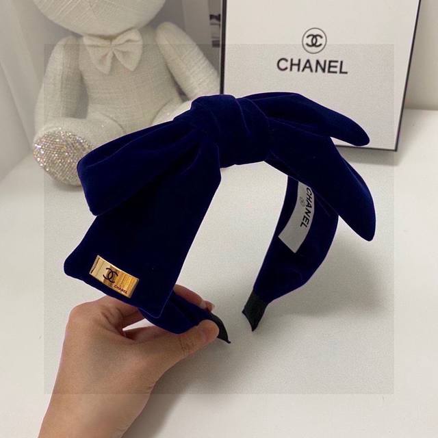 特 配专柜包装 Chanel 香奈儿 最新丝绒发箍 小仙女快入手 特殊材质 不嘞头 可盐可甜